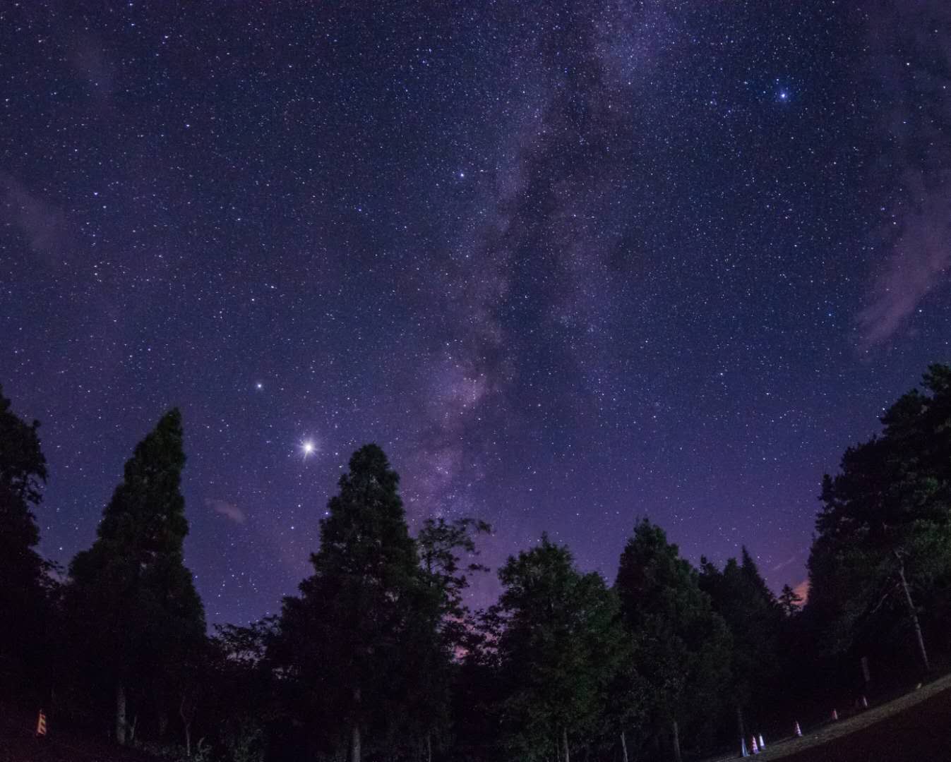 开着房车去露营